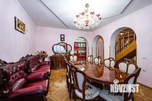 Дом 270м², 2-этажный, участок 4 сот.