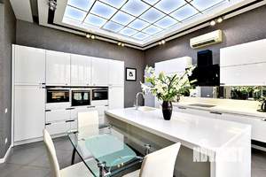 Дом 684м², 2-этажный, участок 10 сот.