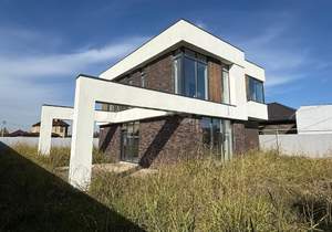 Дом 275м², 3-этажный, участок 6 сот.