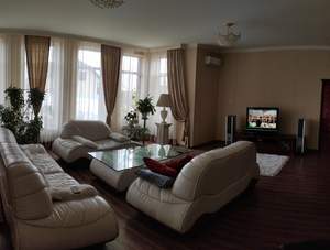 Дом 326м², 2-этажный, участок 15 сот.