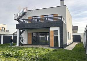 Дом 250м², 2-этажный, участок 6 сот.