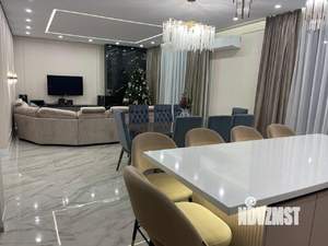 Дом 303м², 2-этажный, участок 6 сот.