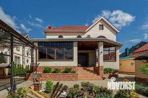 Дом 275м², 3-этажный, участок 10 сот.