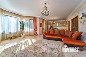 Дом 294м², 2-этажный, участок 8 сот.