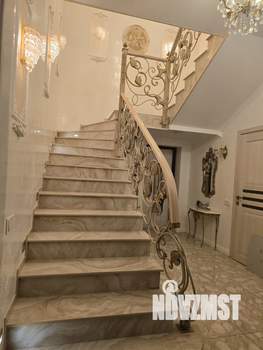 Дом 212м², 2-этажный, участок 4 сот.