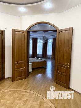 Дом 334м², 3-этажный, участок 7 сот.