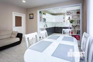 Дом 304м², 2-этажный, участок 10 сот.