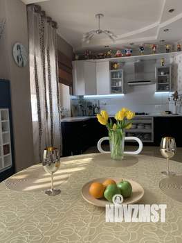 Дом 263м², 2-этажный, участок 8 сот.