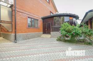 Дом 348м², 3-этажный, участок 8 сот.