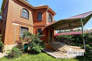 Дом 300м², 3-этажный, участок 7 сот.