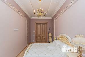 Дом 833м², 2-этажный, участок 10 сот.