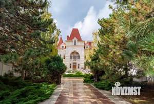 Дом 651м², 4-этажный, участок 30 сот.