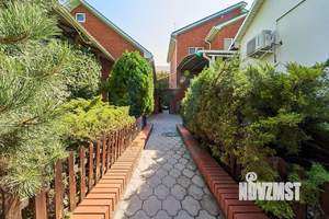 Дом 254м², 3-этажный, участок 7 сот.