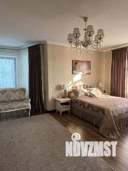 Дом 263м², 2-этажный, участок 8 сот.