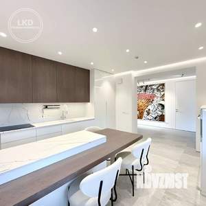 Дом 500м², 3-этажный, участок 14 сот.