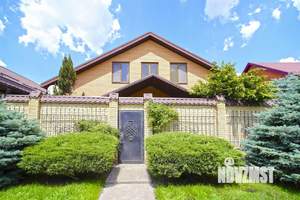 Дом 424м², 3-этажный, участок 8 сот.