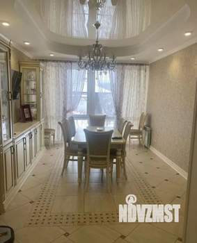 Коттедж 240м², 3-этажный, участок 5 сот.