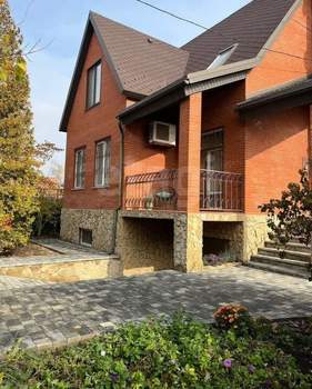 Дом 290м², 3-этажный, участок 8 сот.