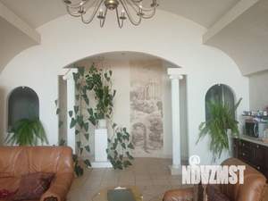 Дом 450м², 2-этажный, участок 10 сот.