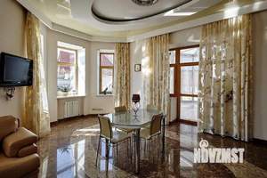 Дом 650м², 3-этажный, участок 30 сот.