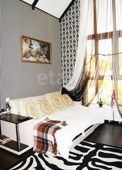 Дом 220м², 2-этажный, участок 4 сот.