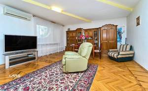 Дом 400м², 3-этажный, участок 3 сот.