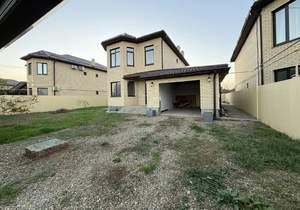 Дом 184м², 2-этажный, участок 6 сот.