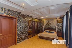 Дом 310м², 3-этажный, участок 8 сот.