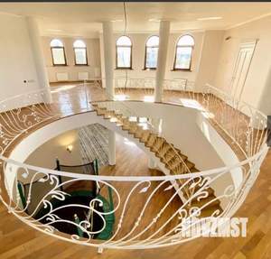 Дом 460м², 2-этажный, участок 10 сот.