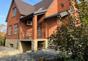 Дом 290м², 3-этажный, участок 8 сот.