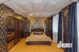 Дом 310м², 3-этажный, участок 8 сот.