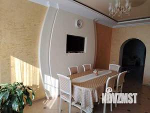 Дом 281м², 3-этажный, участок 8 сот.