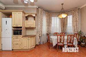 Дом 485м², 2-этажный, участок 8 сот.