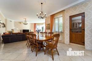 Дом 294м², 2-этажный, участок 8 сот.