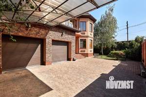 Дом 424м², 3-этажный, участок 7 сот.