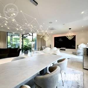 Дом 500м², 3-этажный, участок 14 сот.