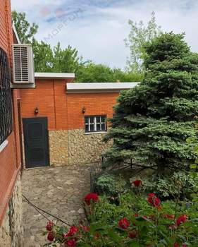 Дом 382м², 3-этажный, участок 11 сот.