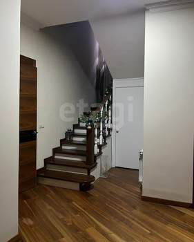 Дом 185м², 2-этажный, участок 10 сот.