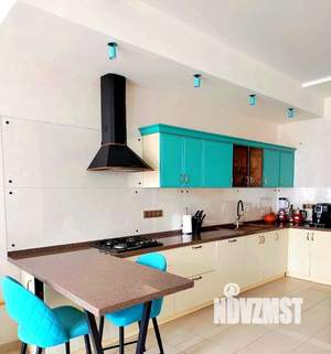 Дом 270м², 3-этажный, участок 4 сот.