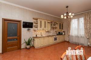 Дом 485м², 2-этажный, участок 8 сот.