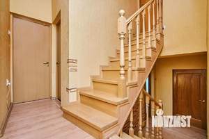 Дом 150м², 3-этажный, участок 10 сот.