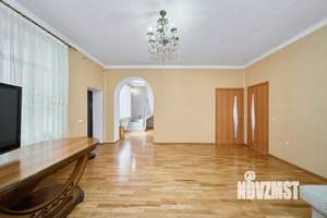 Дом 133м², 2-этажный, участок 8 сот.