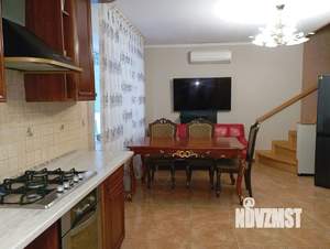 Дом 199м², 2-этажный, участок 3 сот.