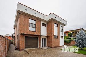 Дом 331м², 2-этажный, участок 7 сот.