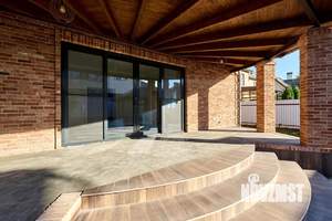 Дом 262м², 2-этажный, участок 9 сот.