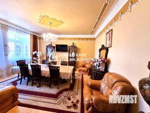 Дом 289м², 2-этажный, участок 4 сот.