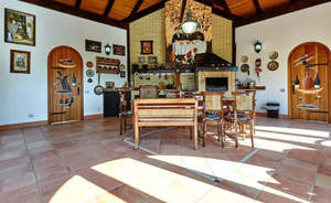 Дом 892м², 2-этажный, участок 19 сот.