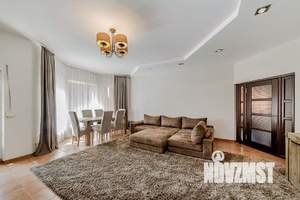 Дом 250м², 2-этажный, участок 6 сот.