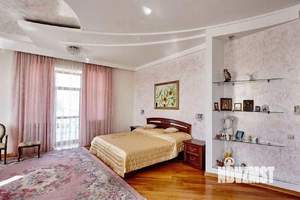 Дом 650м², 3-этажный, участок 30 сот.