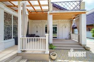 Дом 424м², 3-этажный, участок 8 сот.